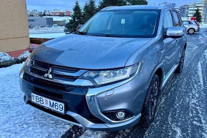 Reykjavik Iceland : Private transfer From / To KEF airport