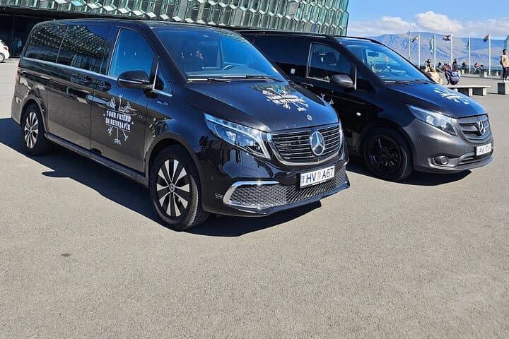 All our tour vehicles are luxurious and state-of-the-art. See them as mobile lounges during your Private 6-Hour Airport Transfer & Tour