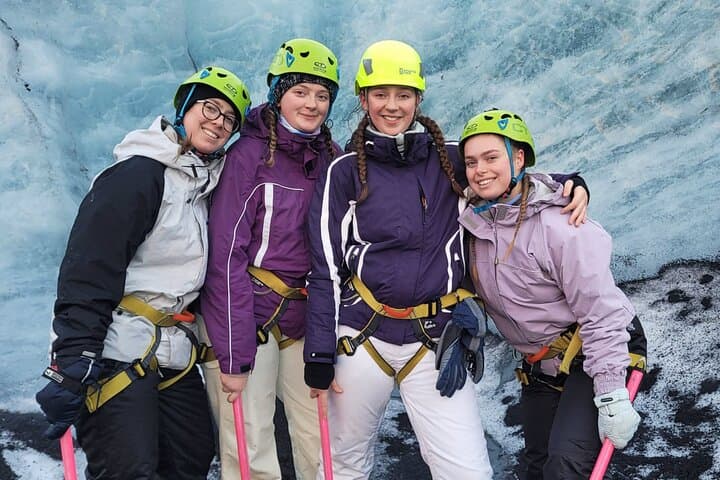 The glacier is a perfect spot for a best friend photo.