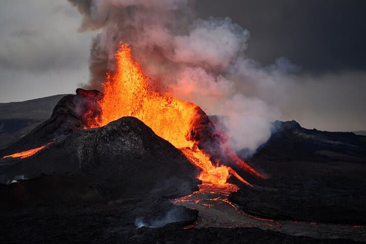 Reykjanes Peninsula: Volcanos & Blue Lagoon Self-Guided Tour