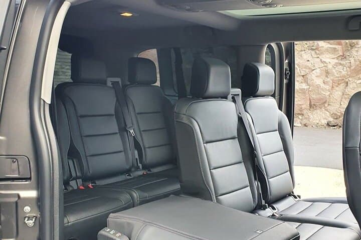 Private Keflavik Airport Transfer (Round trip)