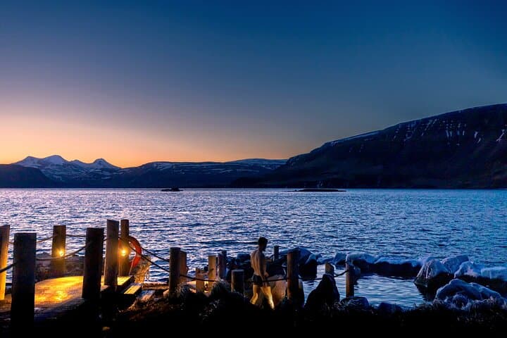 Hvammsvík Private Transfer & Optional Tickets - 2 Hour Visit