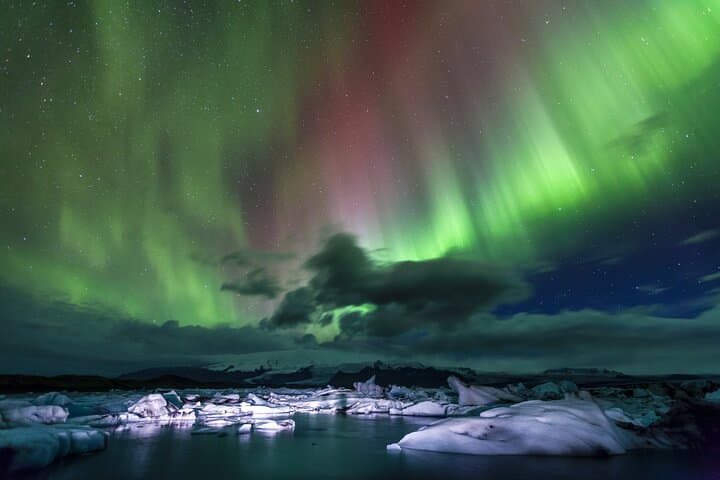 Private 4-hour Northern Lights Tour with Expert Local Guides