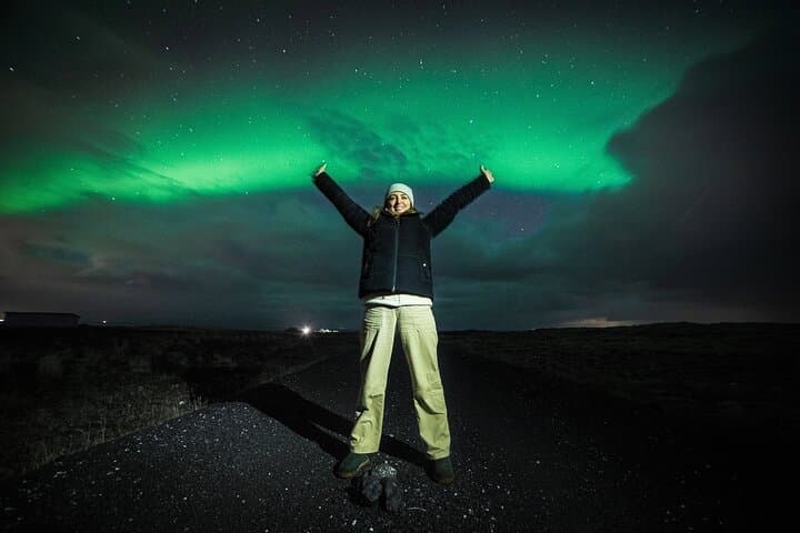 Luxury Northern Lights Hunt Private Tour with Photos and Treats