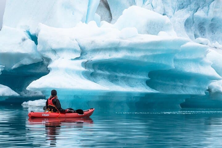 Jokulsarlon Glacier Lagoon Kayaking and Falljokull Glacier Hike
