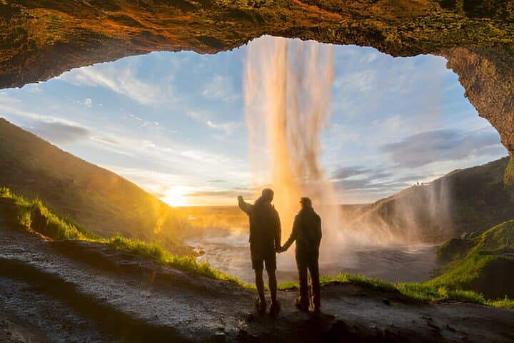 South Coast Adventure in Spanish: Small Group Tour from Reykjavik
