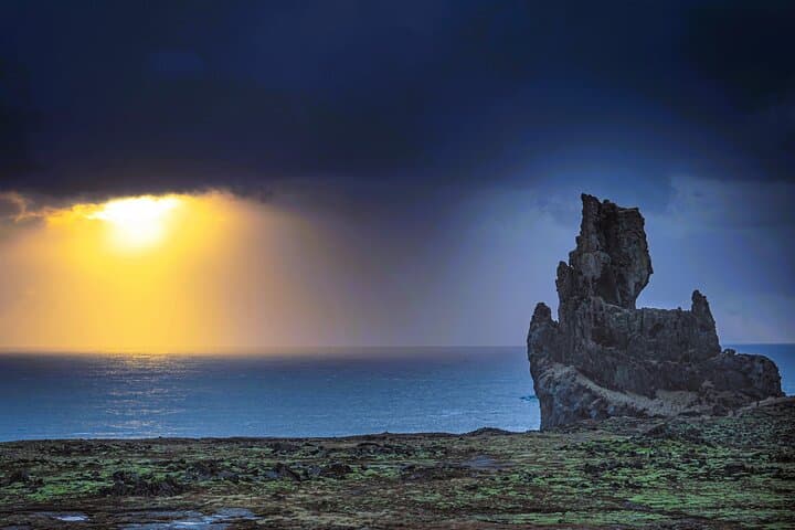 Private Snaefellsnes Tour from Reykjavik by Jeep or VClass