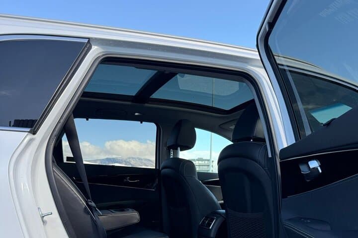 Private Transfer Between Keflavik Airport & Reykjavik