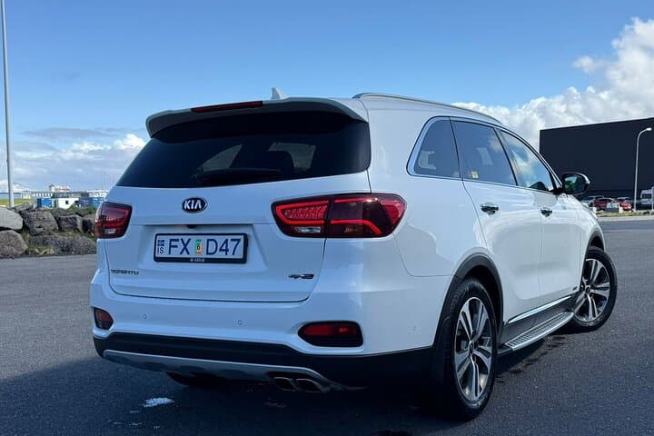 Private Transfer Between Keflavik Airport & Reykjavik
