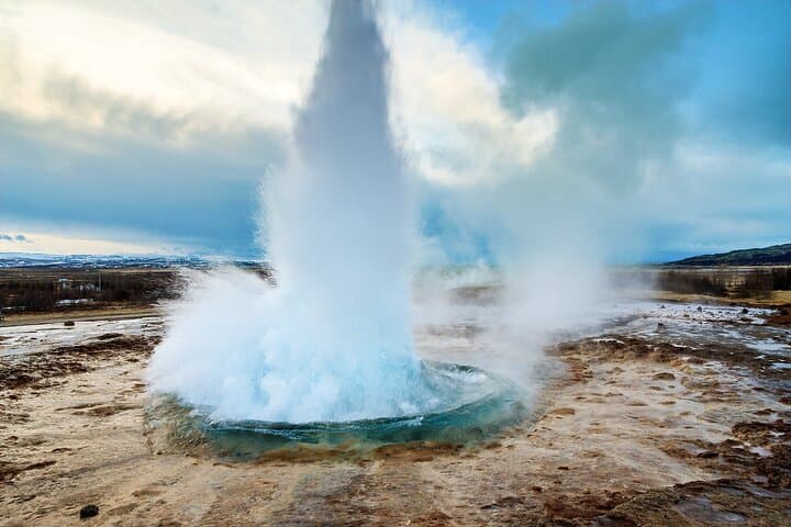 Hot Spring Valley Hike, Highland Baths, Waterfall and Geysir Tour