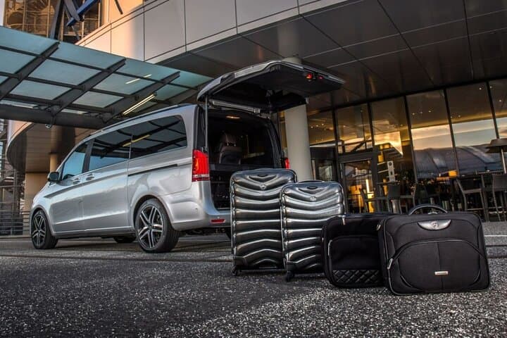 Iceland: Airport Transfers between Keflavik and Reykjavik City