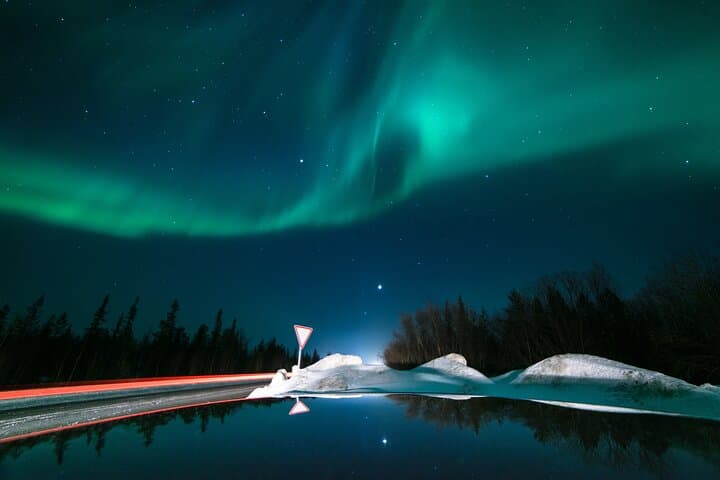 Northern Lights Bus Tour from Reykjavik with Hot Chocolate