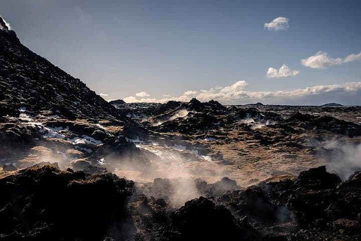 Volcano Hike and Blue Lagoon Admission Tour in Iceland