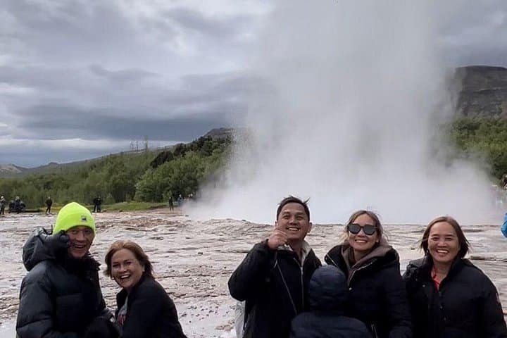 Private Golden Circle Tour Thingvellir, Gullfoss and Geysir