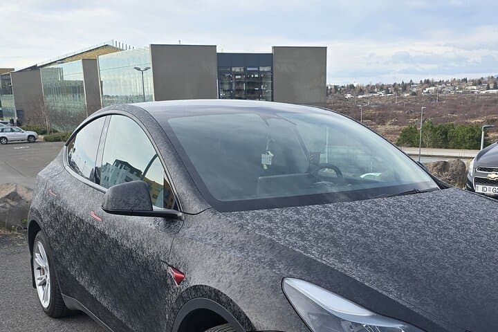 Keflavik Airport: One-way Private Transfer to/from Reykjavik