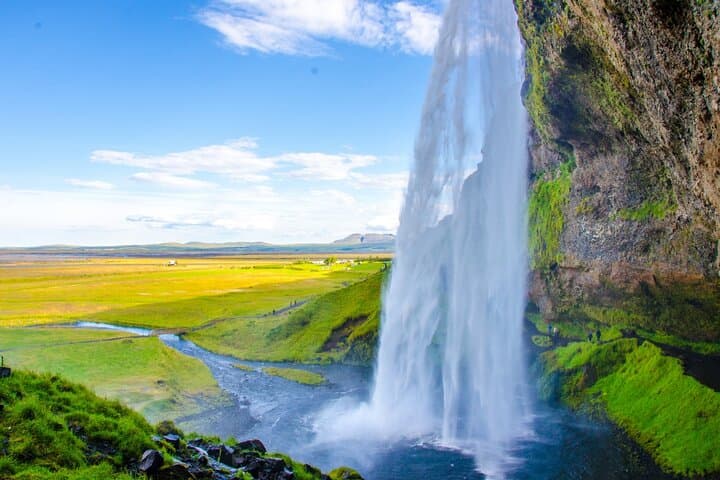 South Coast Private Tour with Laugaras Lagoon from Reykjavik