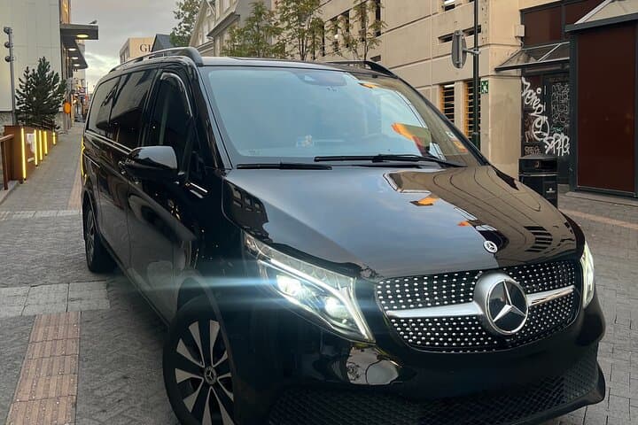Keflavik Airport : Private Transfer TO/FROM Reykjavik