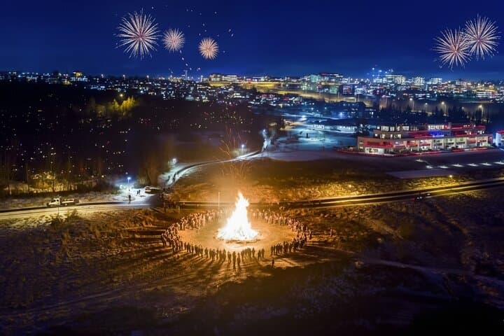 Bonfires and Fireworks New Years Eve Tour in Reykjavik