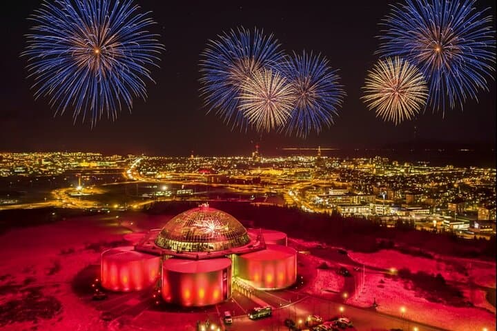 Bonfires and Fireworks New Years Eve Tour in Reykjavik