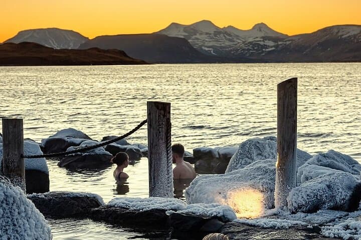 Hvammsvik Hot Springs: Private Round Transfer with Admission