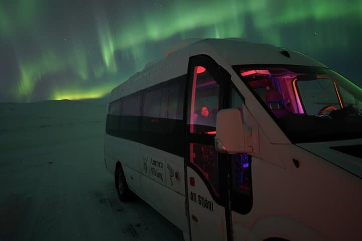 Reykjavik Northern Lights Tour with Pro Aurora Photos Small Group