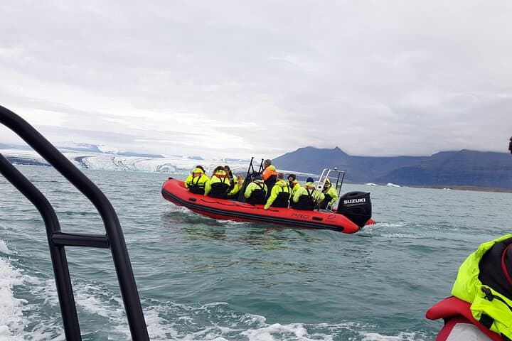 Glacier Lagoon & South Coast. Private Day Tour