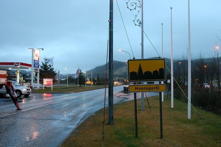 Keflavik Airport: Private Golden Circle Tour with Airport Pick-up
