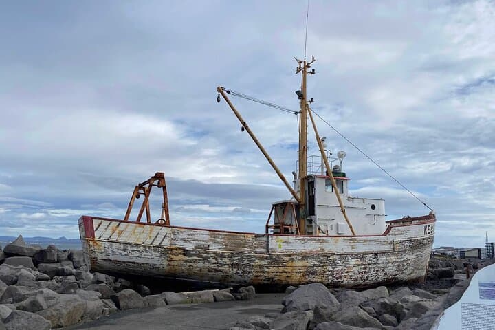 Private Transfer from Reykjavik Cruise Port to Keflavik Airport
