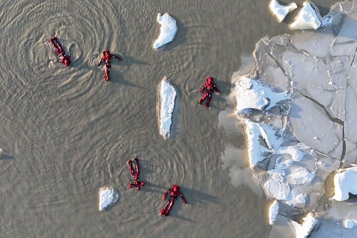 Floating without a care in the world at Fjallsárlón glacier lagoon