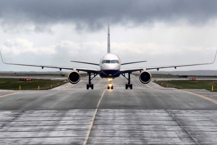Keflavik Airport (KEF) ↔ Reykjavik: Private Airport Transfer