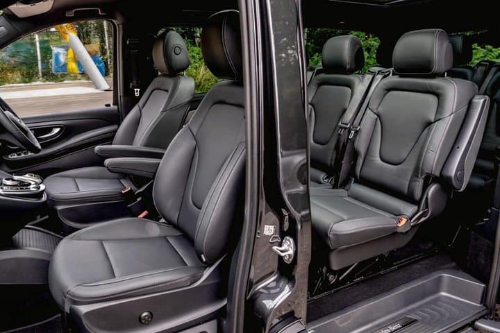 Private Transfer between Keflavik/Reykjavik Airport & City