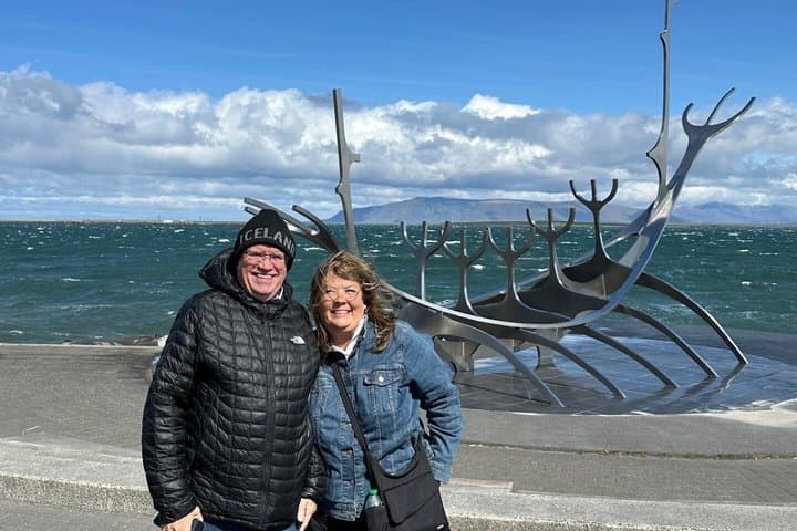 Keflavik Airport: Private Transfer to or from Reykjavik