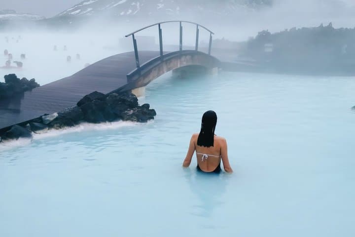 Keflavik Airport: Private Transfer to or from Reykjavik