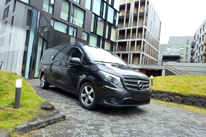Keflavik Airport Private Transfer To/or from Blue Lagoon