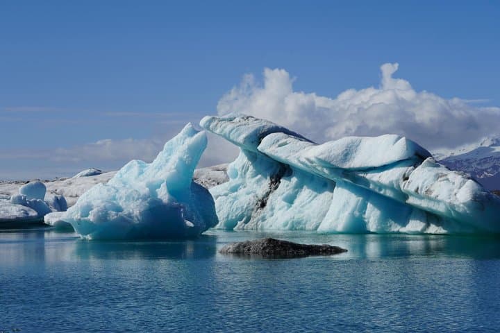 Private Round Transfer from Keflavik Reykjavik to Glacier Lagoon