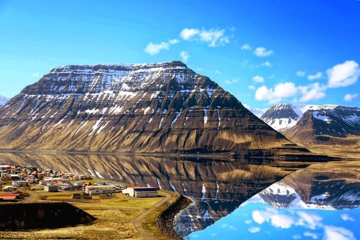 Experience Dynjandi and Icelandic horses from Ísafjörður in German