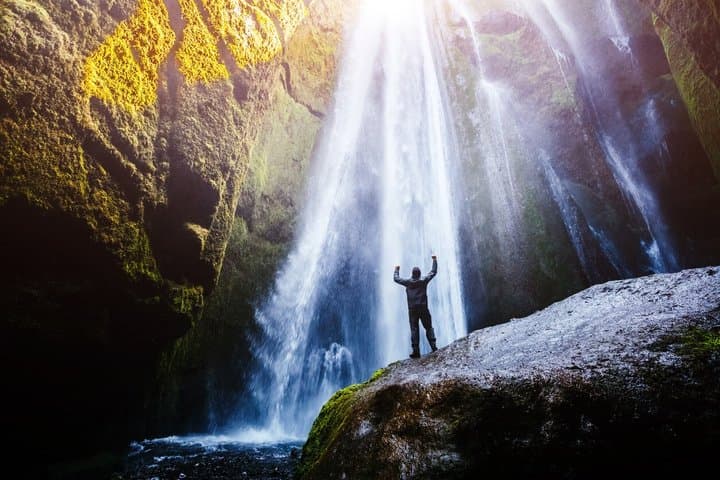 Private South Coast Tour with Waterfalls and Black Sand Beach