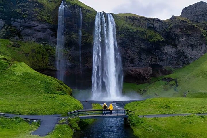 Private South Coast Tour with Waterfalls and Black Sand Beach