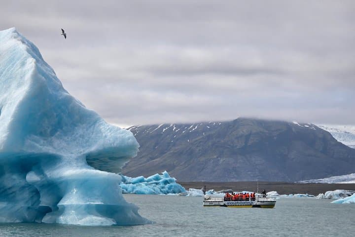 Reykjavik: Glacier Lagoon Boat Ride & South Coast Full Day Tour