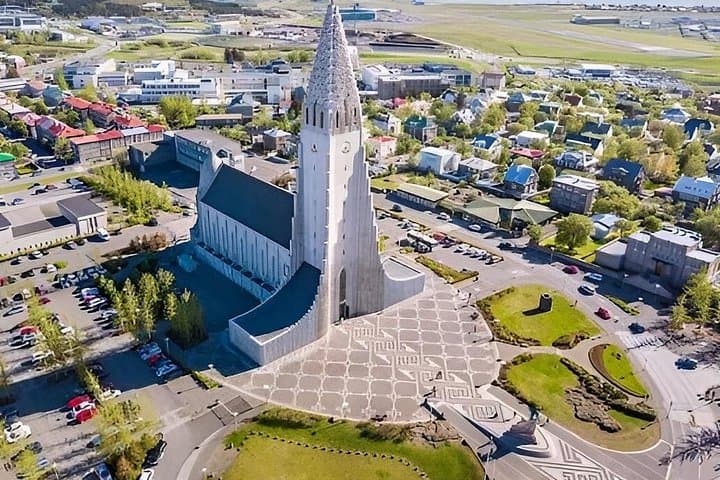 Private Transfer: KEF Airport to Reykjavik with Blue Lagoon Stop