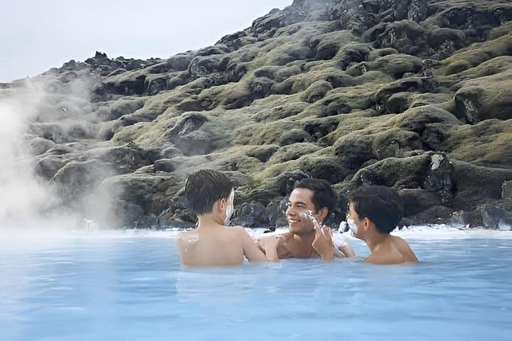 Private Reykjavik to KEF Airport Transfer with Blue Lagoon Stop