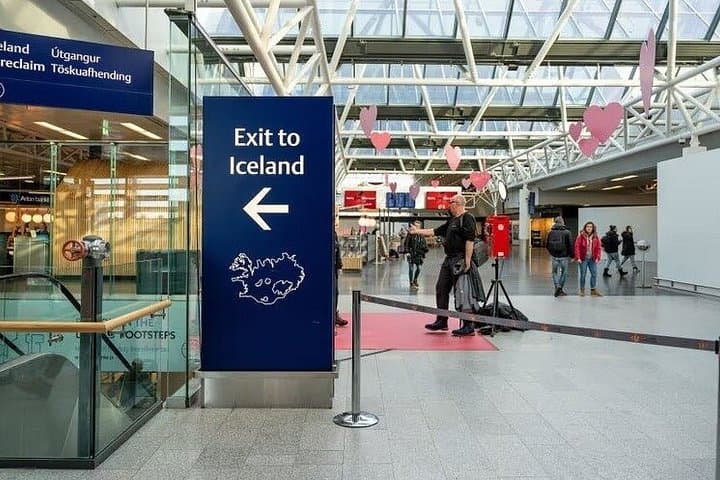 Private Reykjavik to KEF Airport Transfer with Blue Lagoon Stop