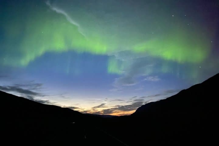 Private Northern Lights Tour in 4X4 with BBQ and Photos