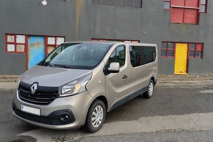 Private Keflavik Airport Transfer to Reykjavik