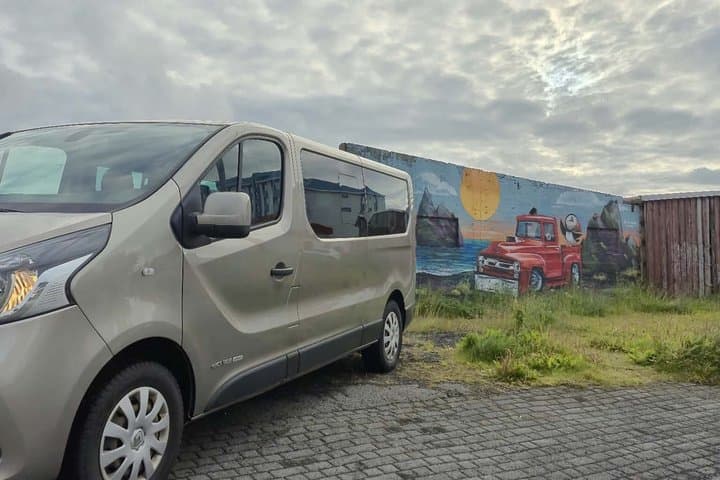 Private Keflavik Airport Transfer to Reykjavik