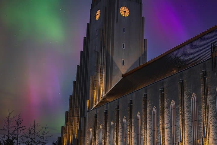 Reykjavik Northern Lights Hunt 4x4 Adventure with Hot Chocolate