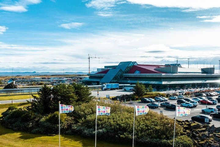 Keflavik Airport One-Way Private Transfer To or From Reykjavik
