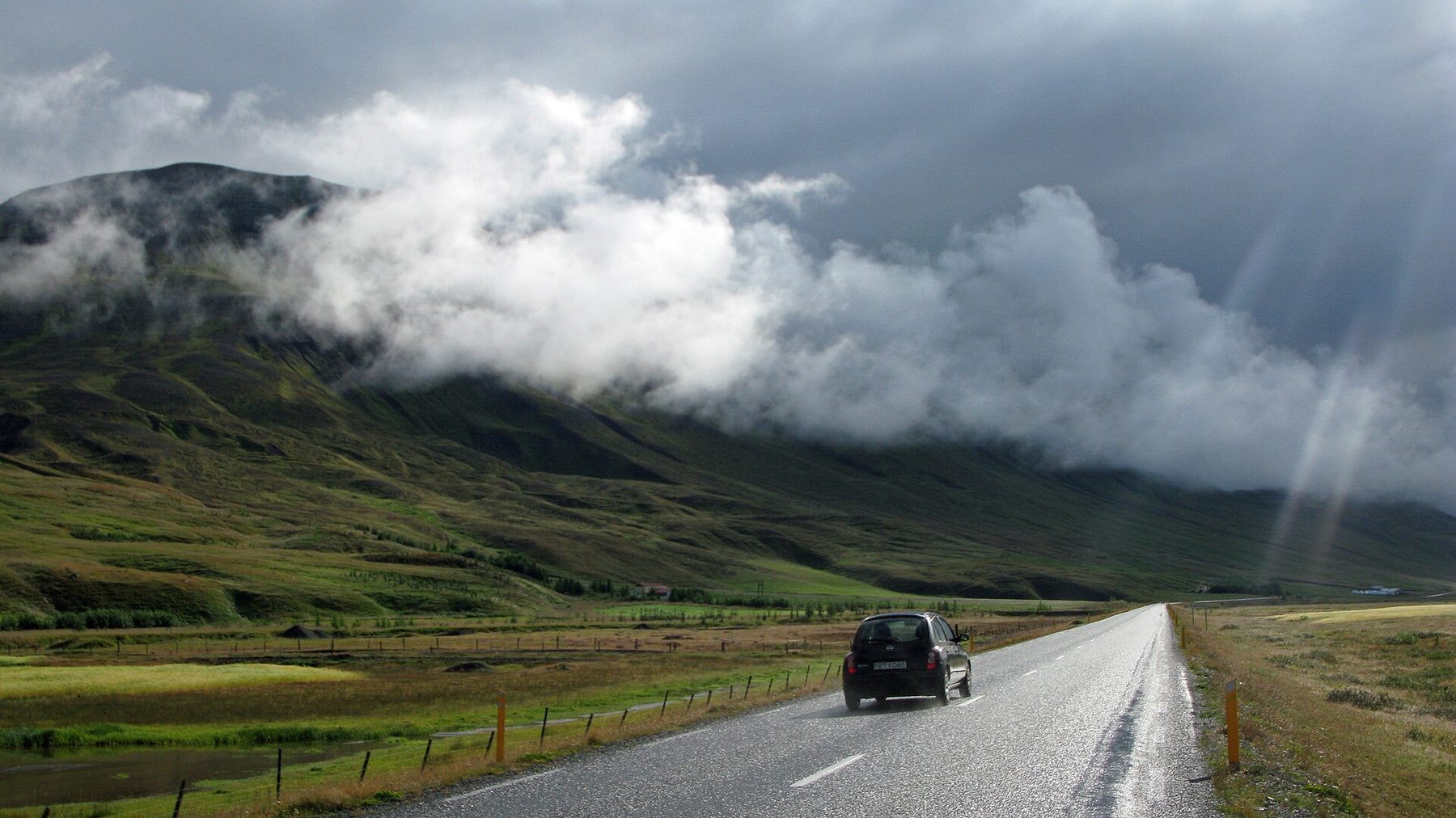 Iceland Car Rental Insurance: CDW vs Gravel, Sand and Excess (2026)