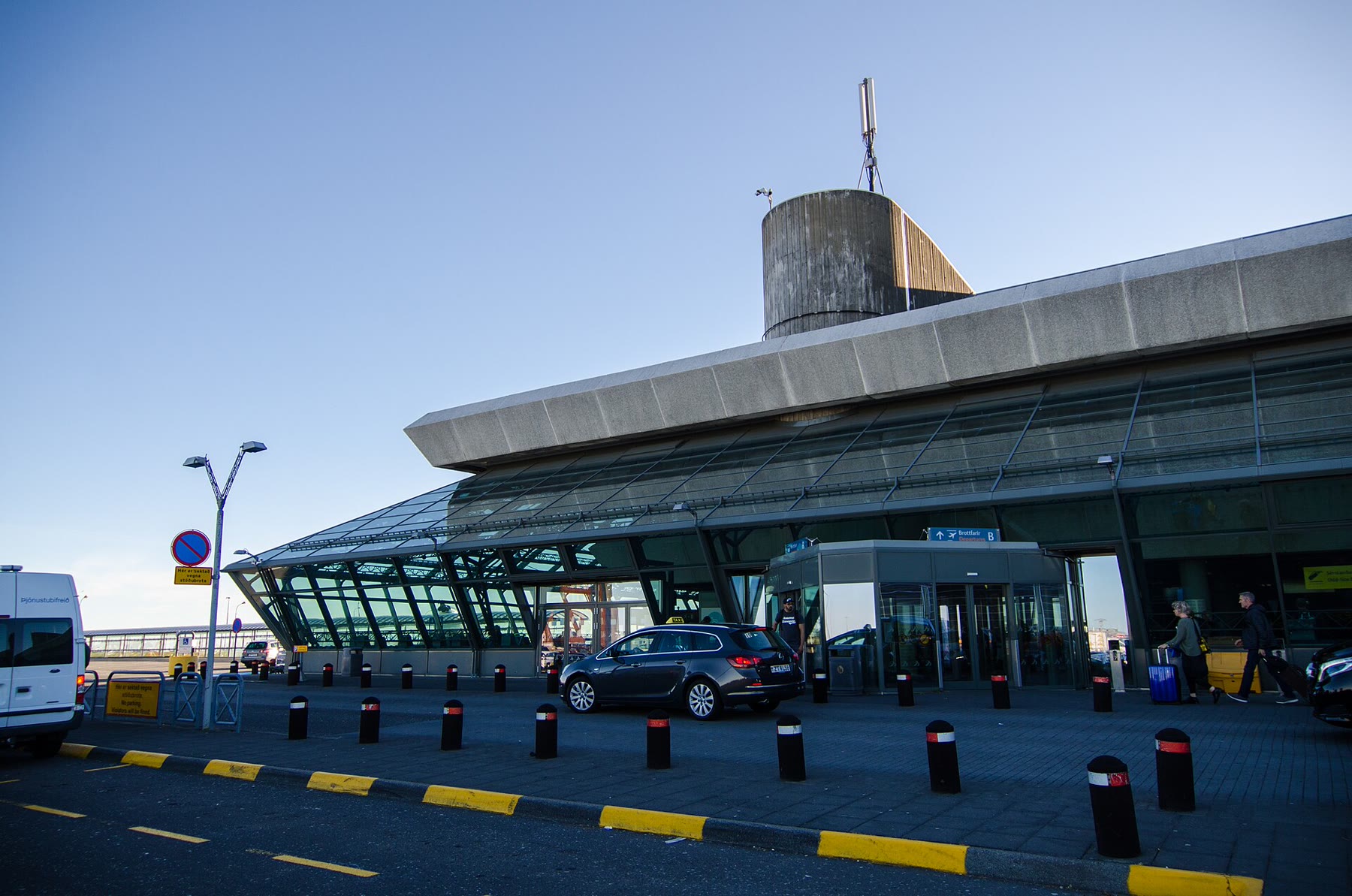 Keflavík Airport Car Rental 2026: Compare Before You Land
