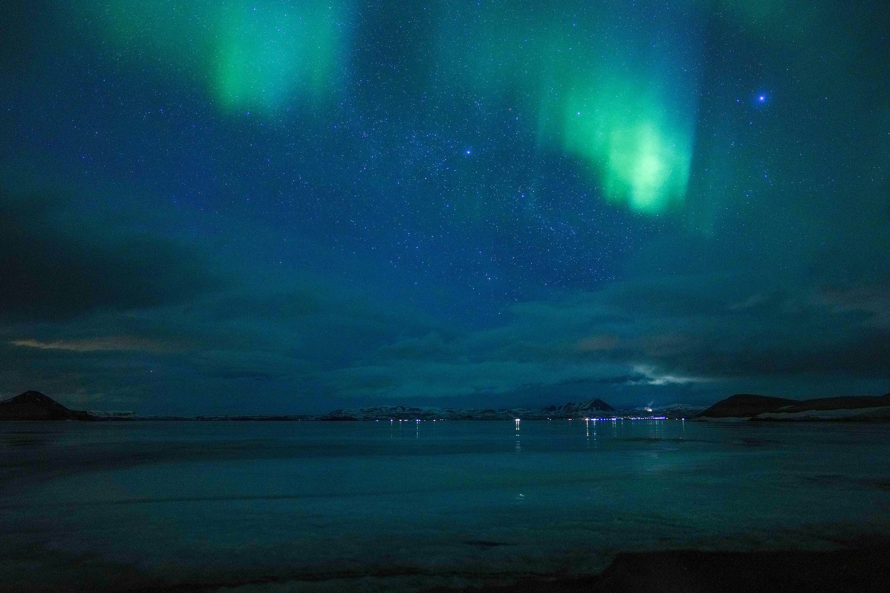 Northern Lights Iceland 2026–27: Best Months to Book